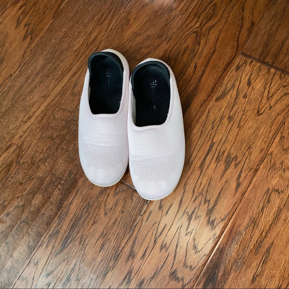 Mahabis flow slippers. - Picture 3 of 10